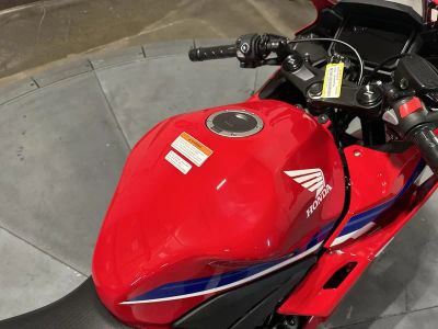 2025 Honda CBR500R - Photo 14