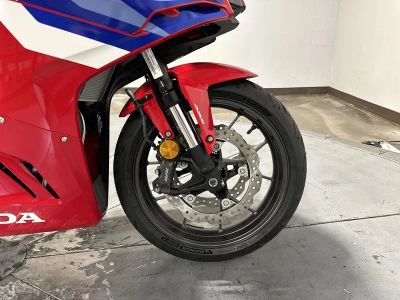 2025 Honda CBR500R - Photo 16