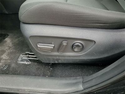 2025 Toyota RAV4 Hybrid - Photo 12