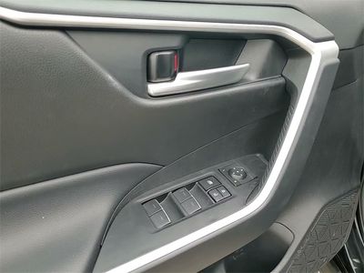 2025 Toyota RAV4 Hybrid - Photo 11