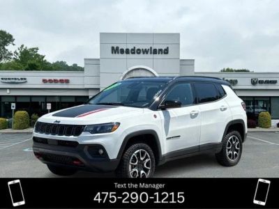 2024 Jeep Compass Trailhawk in Bright White Clearcoat — front three-quarter view