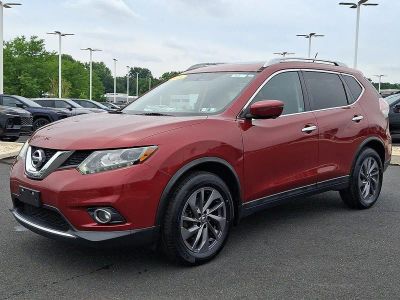 2016 Nissan Rogue — rear three-quarter view