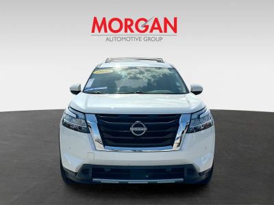 2023 Nissan Pathfinder — side profile view