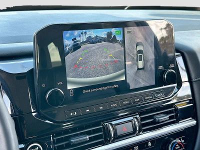2023 Nissan Pathfinder — photo 14 view