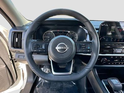 2023 Nissan Pathfinder — photo 11 view