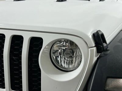 2024 Jeep Wrangler — photo 8 view