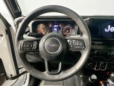 2024 Jeep Wrangler — photo 14 view