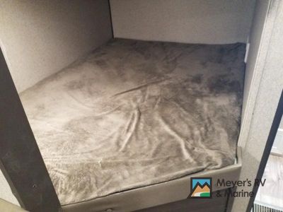 2018 Keystone RV Summerland - Photo 12