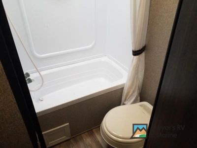 2018 Keystone RV Summerland - Photo 11