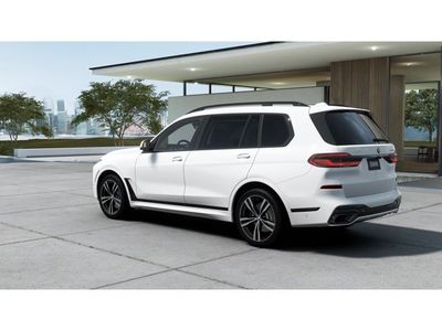 2026 BMW X7 xDrive40i — side profile view