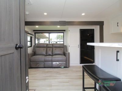 2027 Venture RV Campbound Platinum - Photo 3