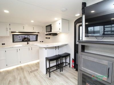 2027 Venture RV Campbound Platinum - Photo 8