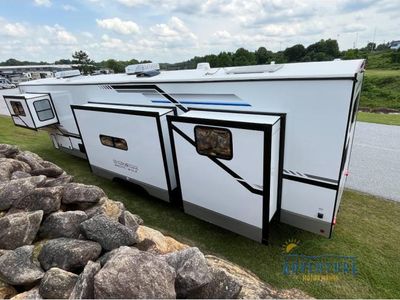 2025 Forest River Cherokee Arctic Wolf Suite - Photo 4