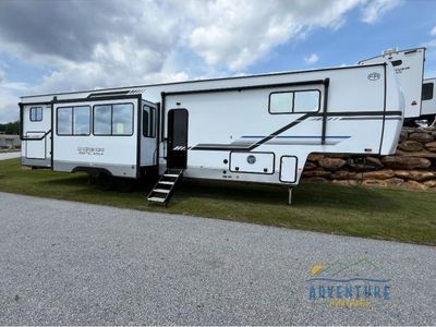 2025 Forest River Cherokee Arctic Wolf Suite - Photo 2