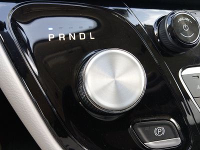 2024 Chrysler Pacifica — photo 18 view