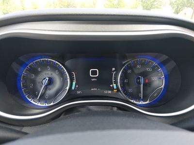 2024 Chrysler Pacifica — photo 14 view