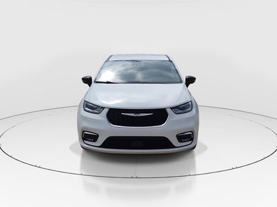 2024 Chrysler Pacifica — side profile view