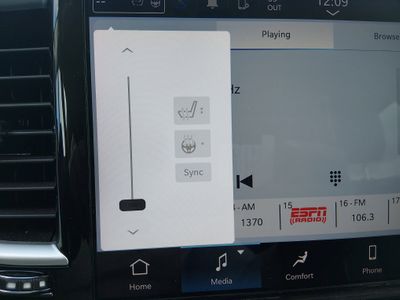 2024 Chrysler Pacifica — photo 17 view