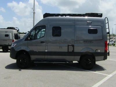 2025 Winnebago REVEL - Photo 20