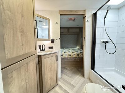 2025 Ember RV E-Series - Photo 9