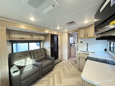 2025 Ember RV E-Series - Photo 4