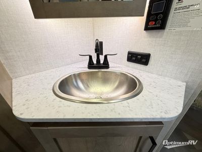 2025 Ember RV E-Series - Photo 10