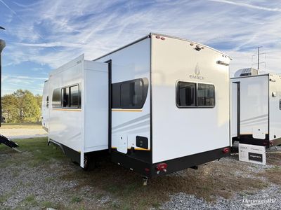 2025 Ember RV E-Series - Photo 3