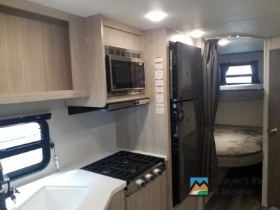 2026 Coachmen RV Catalina Summit Series 8 - Photo 10