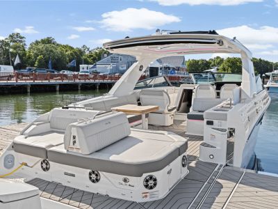 2025 Sea Ray SLX 400 Outboard - Photo 13