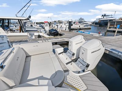 2025 Sea Ray SLX 400 Outboard - Photo 11