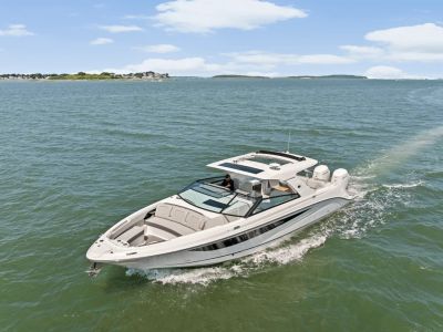 2025 Sea Ray SLX 400 Outboard - Photo 1