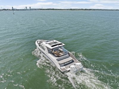 2025 Sea Ray SLX 400 Outboard - Photo 5