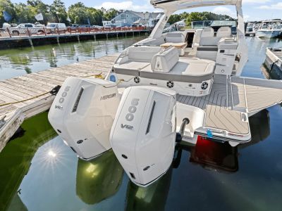 2025 Sea Ray SLX 400 Outboard - Photo 8