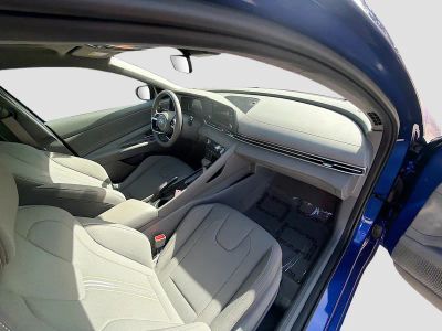 2025 Hyundai Elantra — photo 29 view