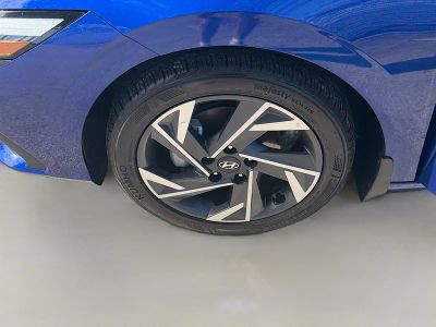 2025 Hyundai Elantra — photo 33 view