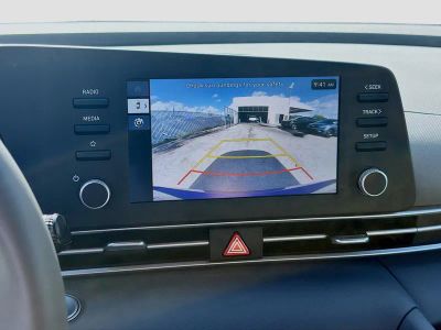 2025 Hyundai Elantra — photo 11 view
