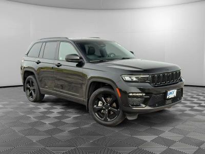 2025 Jeep Grand Cherokee — detail view