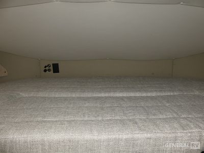 2026 Winnebago Navion - Photo 13