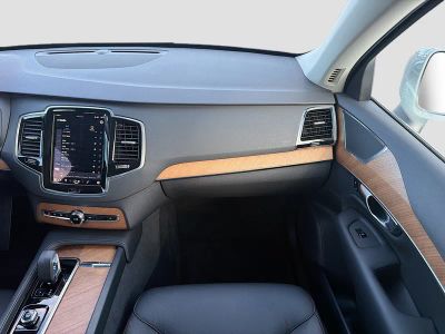 2024 Volvo XC90 — photo 18 view