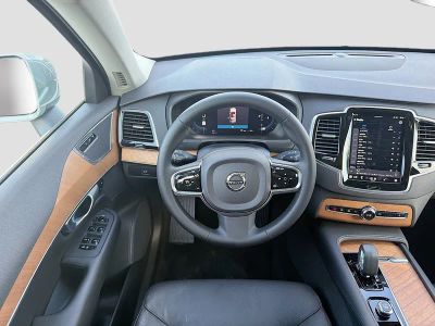 2024 Volvo XC90 — photo 17 view