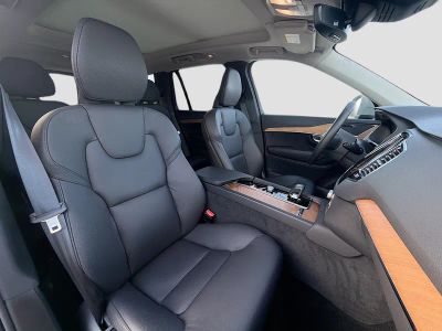 2024 Volvo XC90 — photo 15 view