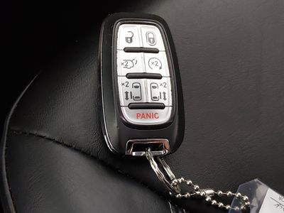 2023 Chrysler Pacifica — photo 15 view
