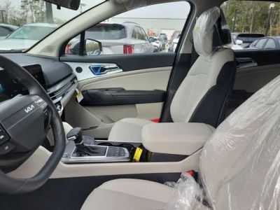 2026 Kia Sportage — photo 8 view
