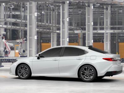 2026 Toyota Camry - Photo 7
