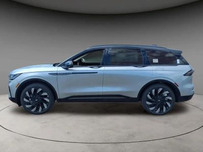 2026 Lincoln Nautilus — side profile view
