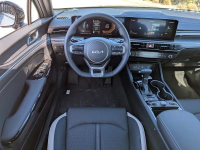 2026 Kia K5 — photo 17 view