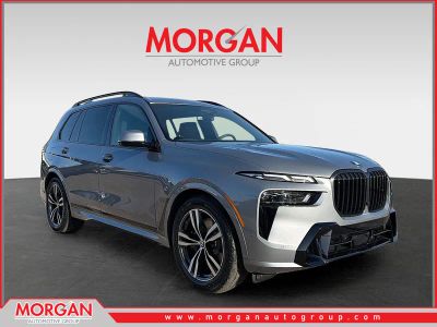 2026 BMW X7 xDrive40i in Skyscraper Grey Metallic — front three-quarter view