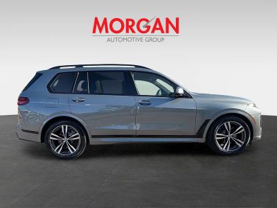 2026 BMW X7 — side profile view