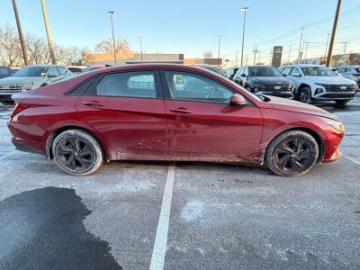 2023 Hyundai Elantra SEL - Photo 3