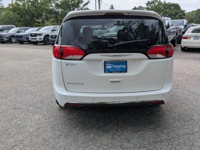 2018 Chrysler Pacifica - Photo 4